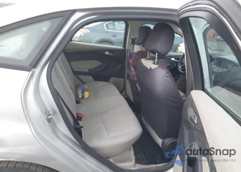 2015 Ford Focus Se z USA, uszkodzony, nr VIN 1FADP3F23FL372274